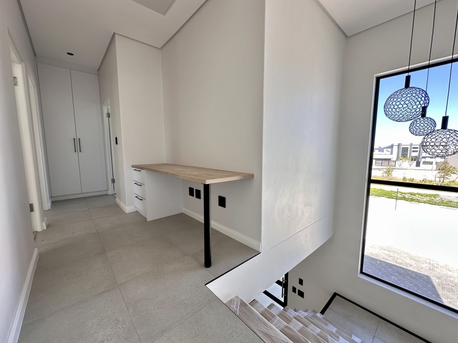 4 Bedroom Property for Sale in Sandown Western Cape